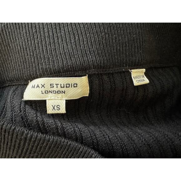 New MAX STUDIO Women's Black Ribbed Long Flared Skirt Size XS - Picture 3 of 3
